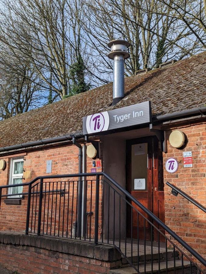 OYO Tyger Inn, Derby Exterior foto