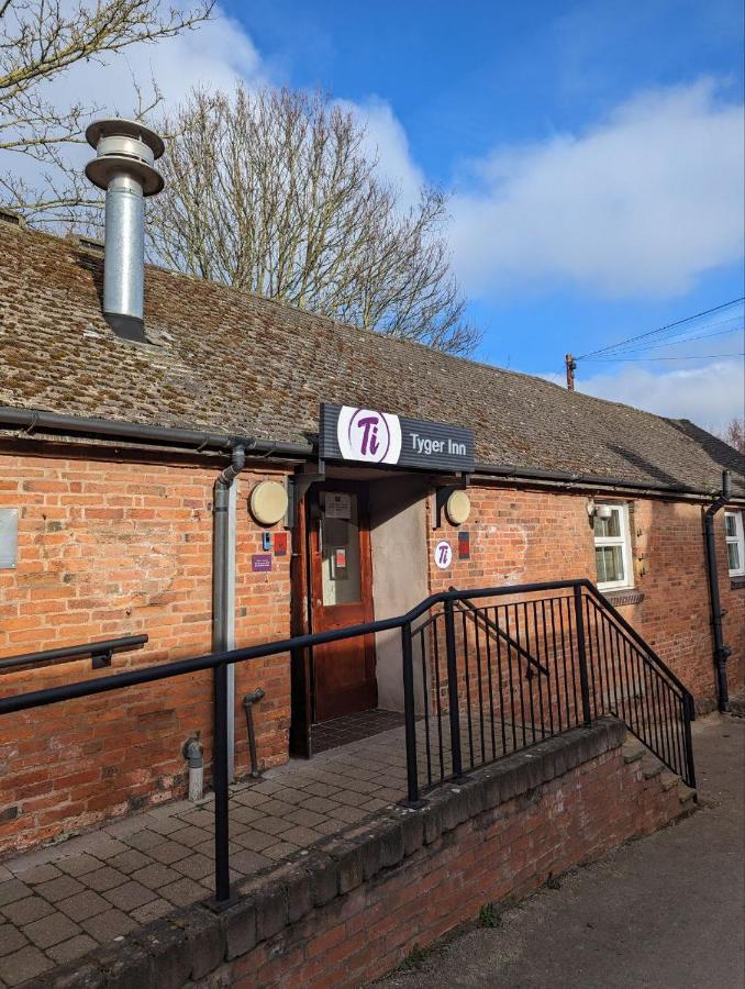 OYO Tyger Inn, Derby Exterior foto